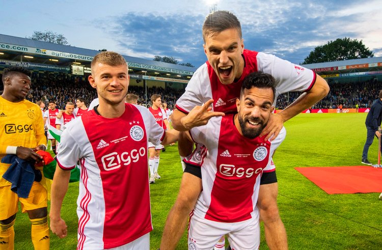 纽卡在面对 纽卡在面对