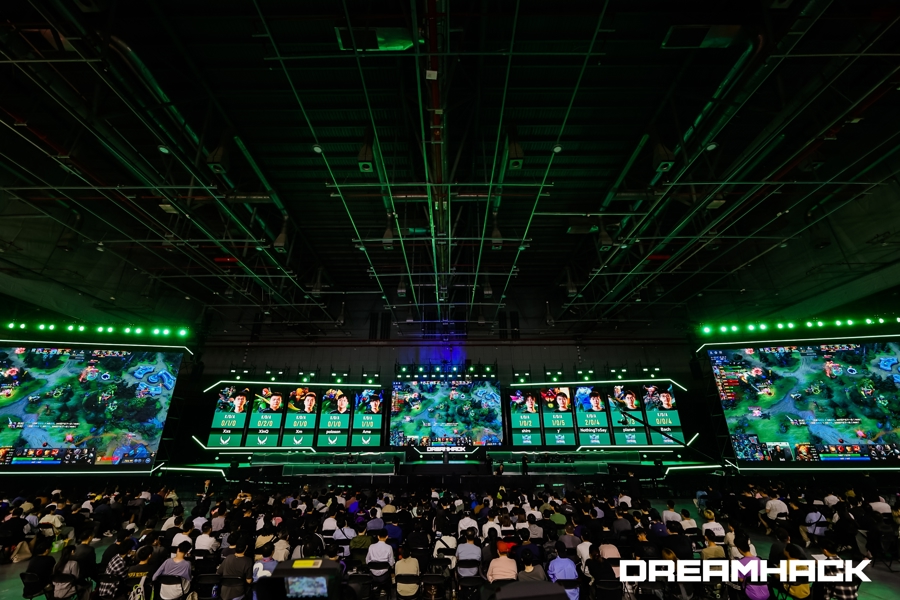 转向国际竞 转向国际竞